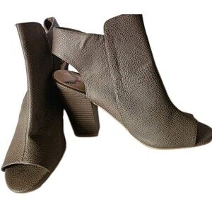Penny Loves Kenny Womens Booties Size 10 Peep Toe Gray Cutout Block Heel